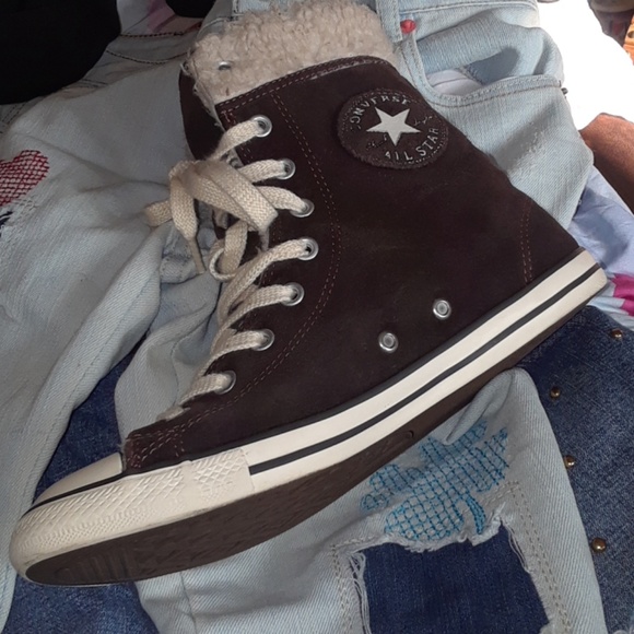 winter converse sneakers